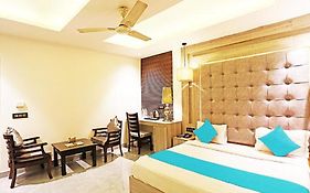 Fabhotel Ronald Inn